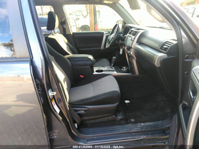 Toyota 4RUNNER SR5 2014 JTEBU5JR2E5167909 Image 5