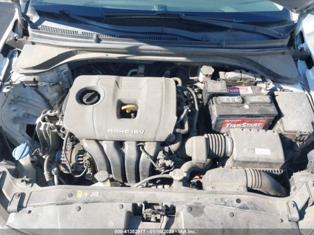 KMHD74LF5HU084174 Hyundai ELANTRA SE