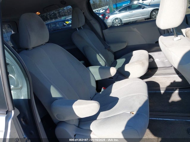 Toyota Sienna L V6 7 Passenger 2014 5TDZK3DCXES484819 Image 8