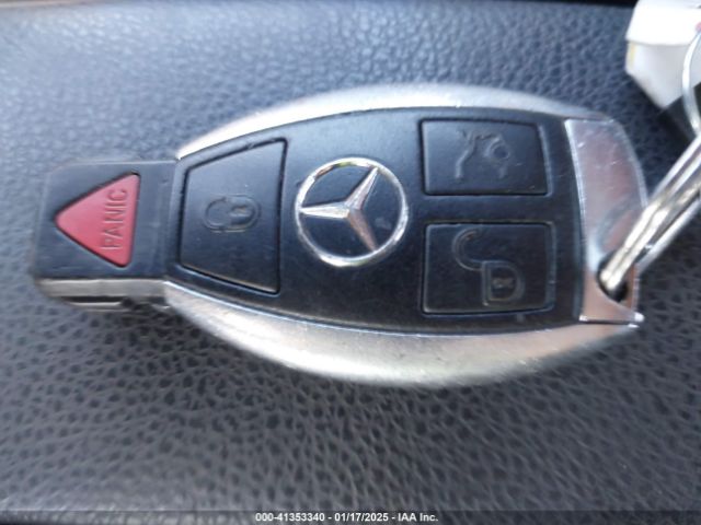 2010 MERCEDES-BENZ C-CLASS WDDGF8BB6AF389967 Photo 10