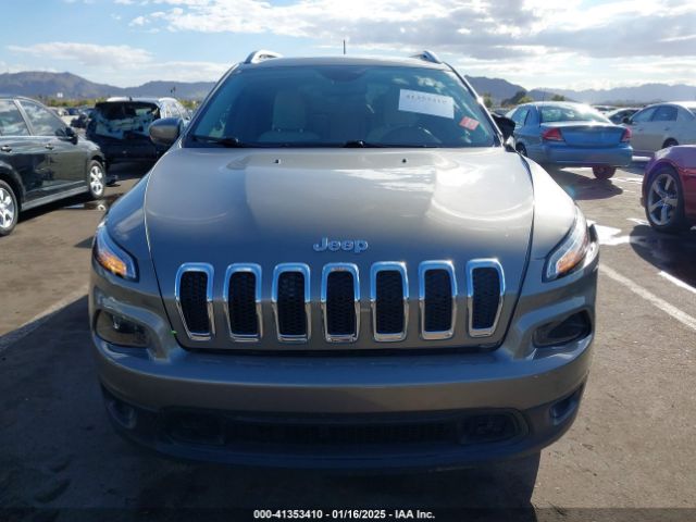 1C4PJLCB0HW650286 Jeep Cherokee Latitude Fwd