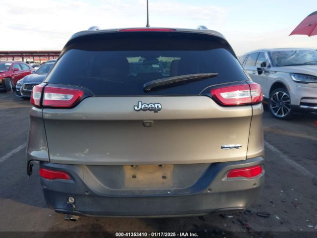 1C4PJLCB0HW650286 Jeep Cherokee Latitude Fwd