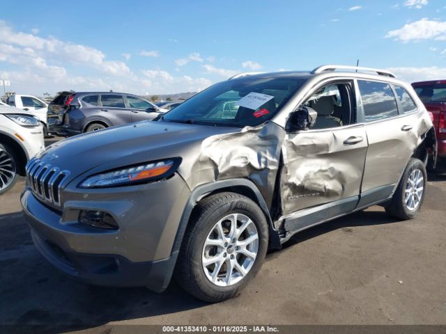 1C4PJLCB0HW650286 Jeep Cherokee Latitude Fwd