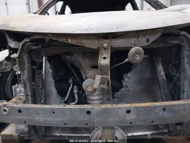 2T3BFREV1EW220654 Toyota RAV4 LE