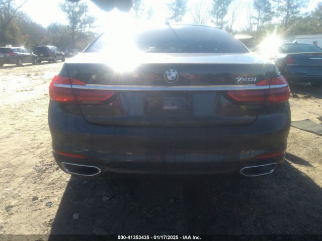 WBA7E2C57JG742257 BMW 740I