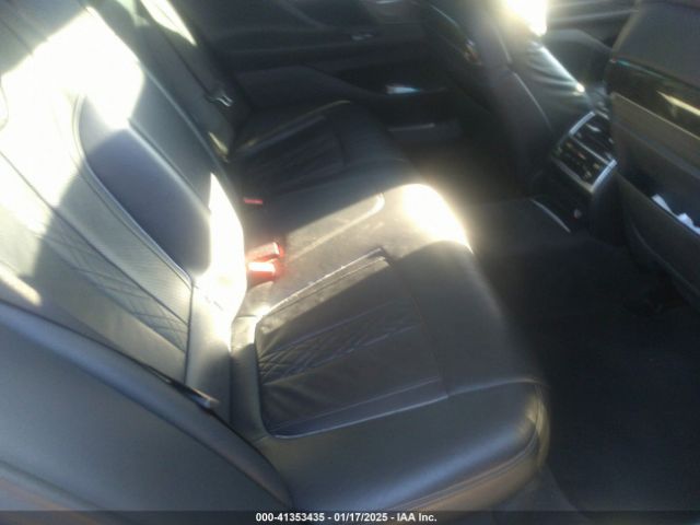 WBA7E2C57JG742257 BMW 740I