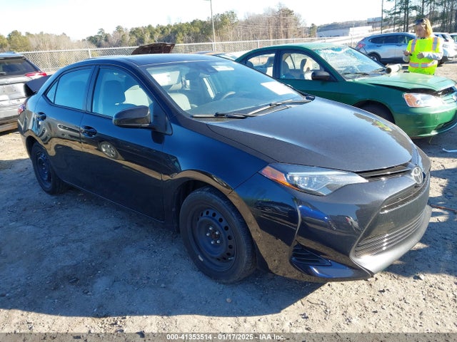 Toyota COROLLA LE 2017 2T1BURHEXHC802171 Image 1