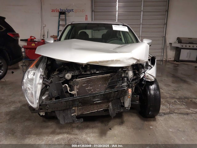 3N1CN7AP6HK451461 Nissan Versa 1.6 Sv