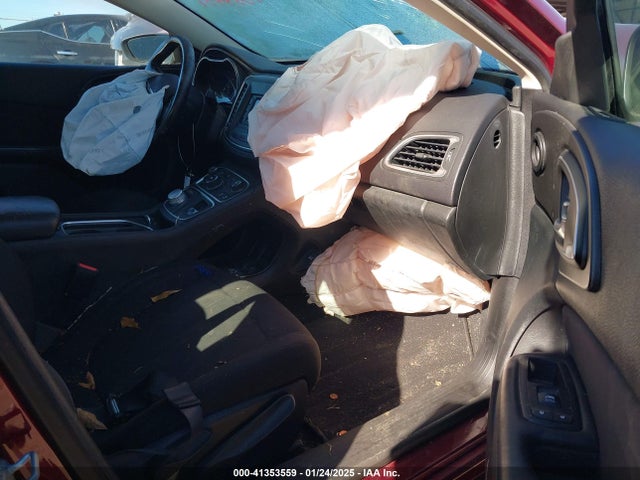 Chrysler 200 Limited 2015 1C3CCCAB4FN568063 Image 5