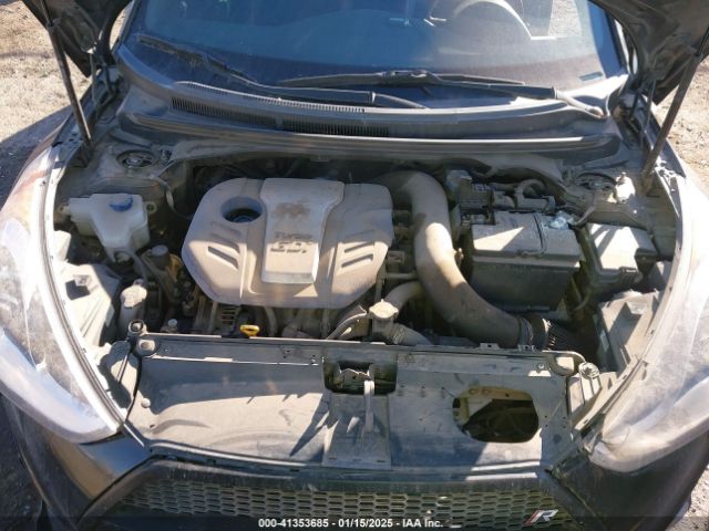 KMHTC6AE8GU264339 Hyundai Veloster Turbo