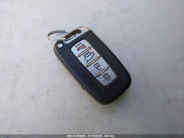 KMHTC6AE8GU264339 Hyundai Veloster Turbo