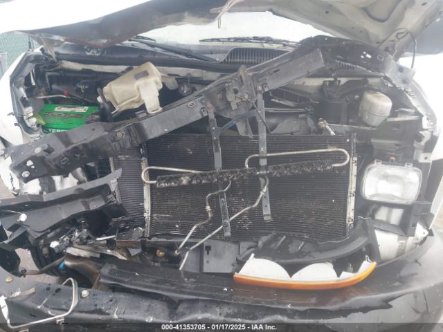 1GCWGAFFXH1113855 Chevrolet Express 2500 Work Van