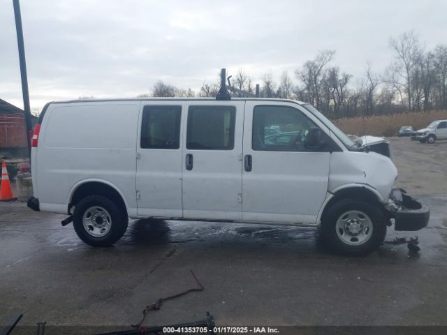 1GCWGAFFXH1113855 Chevrolet Express 2500 Work Van