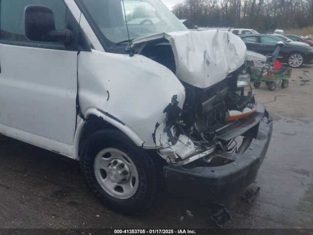 1GCWGAFFXH1113855 Chevrolet Express 2500 Work Van