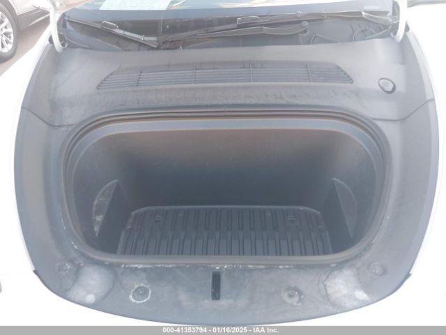 7SAYGAEE2NF430696 Tesla Model Y Long Range Dual Motor All-wheel Drive
