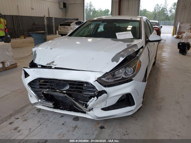 5NPE24AF8KH790003 Hyundai SONATA SE