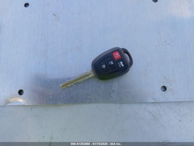 5YFBURHEXFP207964 Toyota COROLLA LE
