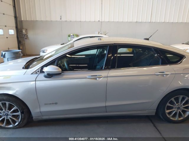3FA6P0LU0HR158411 Ford Fusion Hybrid Se