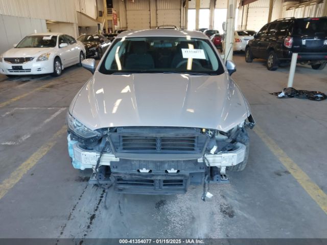 3FA6P0LU0HR158411 Ford Fusion Hybrid Se