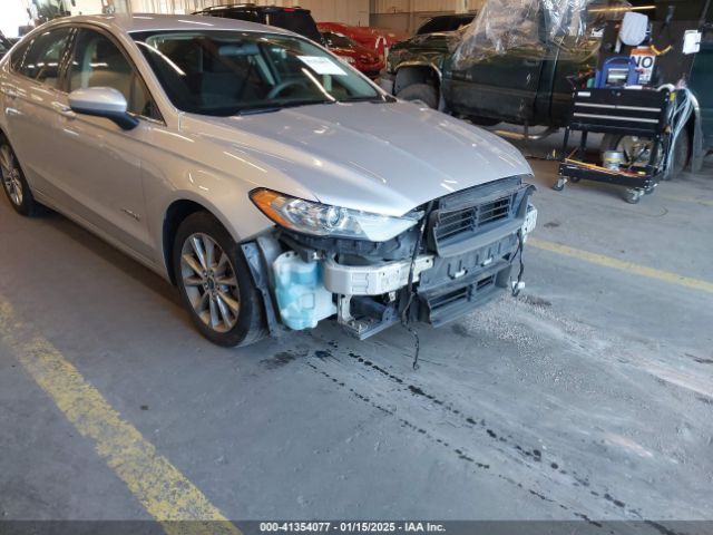 3FA6P0LU0HR158411 Ford Fusion Hybrid Se
