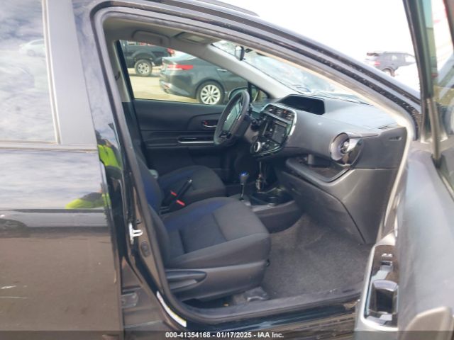 JTDKDTB32J1606143 Toyota Prius C Two