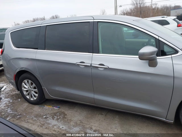Chrysler Pacifica 2018 2C4RC1FG9JR279285 Image 12