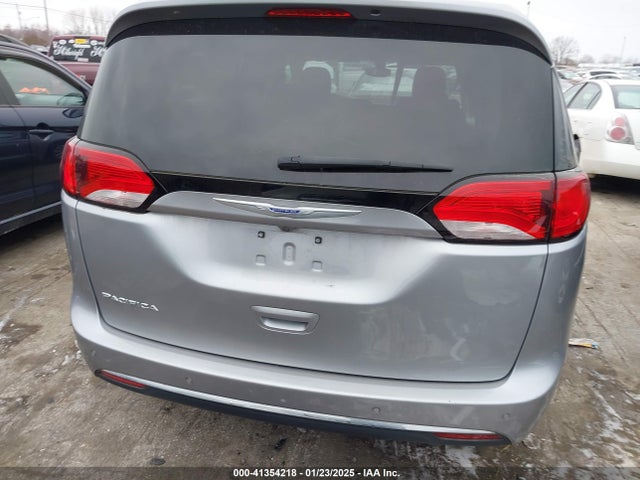 Chrysler Pacifica 2018 2C4RC1FG9JR279285 Image 15