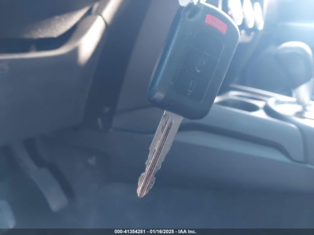 JA4AP3AU4HZ042174 Mitsubishi Outlander Sport 2.0 Es/2.0 Le