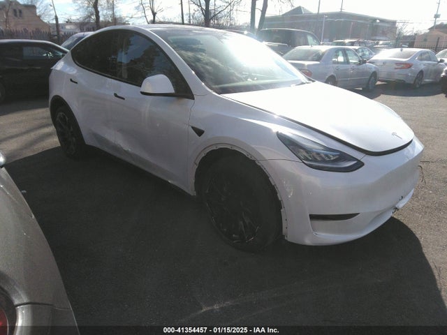 2023 TESLA MODEL Y 7SAYGDEE1PA059922 Photo 0