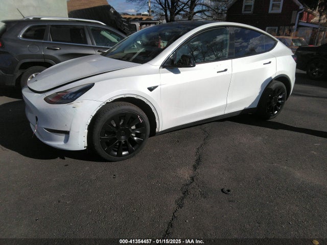 2023 TESLA MODEL Y 7SAYGDEE1PA059922 Photo 1
