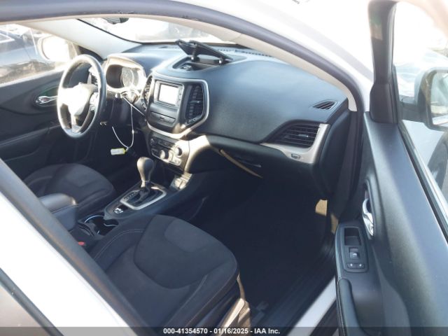 1C4PJLCB4FW548485 Jeep Cherokee Latitude