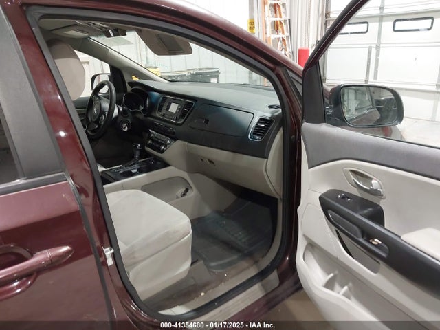 KIA SEDONA LX 2016 KNDMB5C10G6121308 Image 5