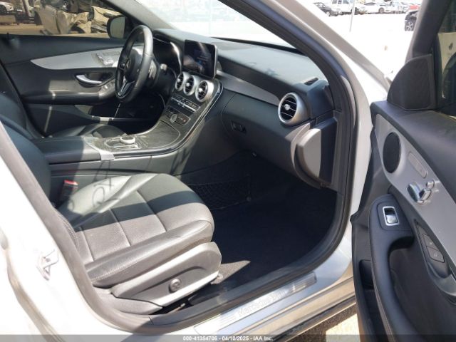 W1KWF8DB8MR632402 Mercedes-Benz C 300 Sedan
