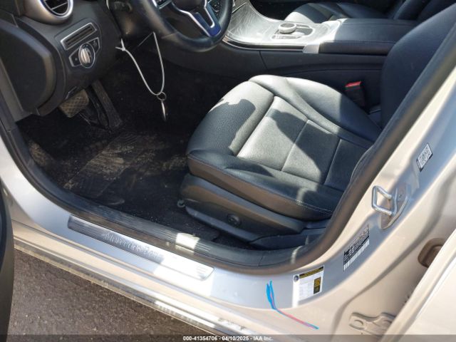 W1KWF8DB8MR632402 Mercedes-Benz C 300 Sedan