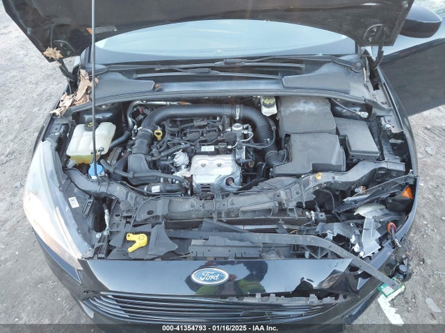 Ford FOCUS SE 2018 1FADP3FE2JL208789 Image 10