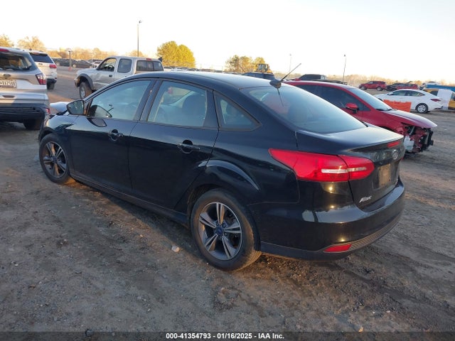 Ford FOCUS SE 2018 1FADP3FE2JL208789 Image 3