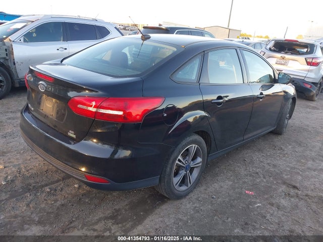 Ford FOCUS SE 2018 1FADP3FE2JL208789 Image 4