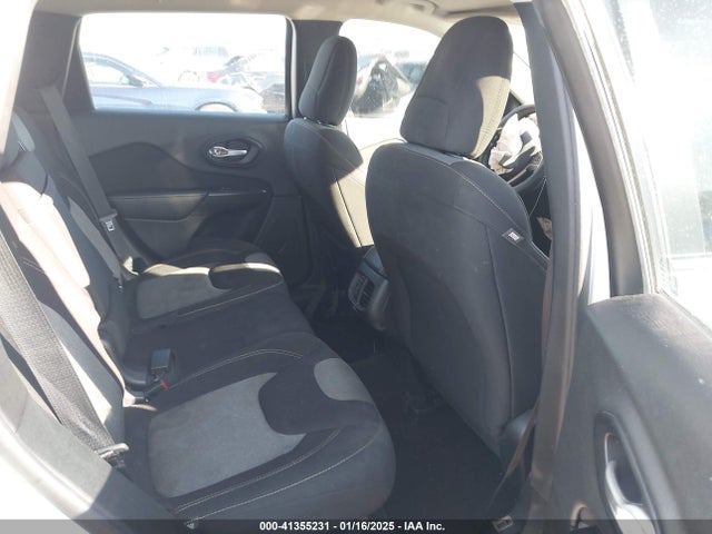 1C4PJLAS4GW329417 Jeep Cherokee Sport