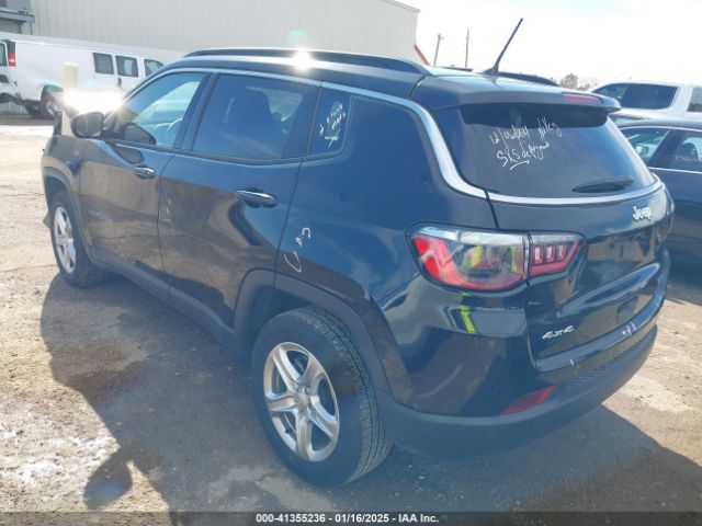 3C4NJDBNXRT603833 Jeep Compass Latitude 4x4