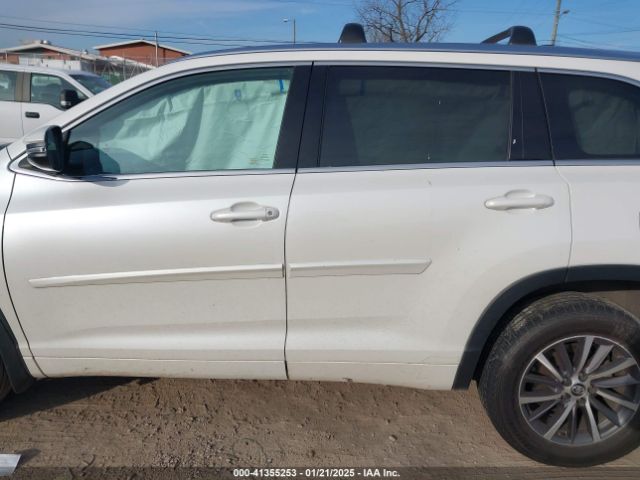 5TDJZRFH2JS891838 Toyota Highlander Xle