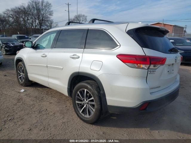 5TDJZRFH2JS891838 Toyota Highlander Xle