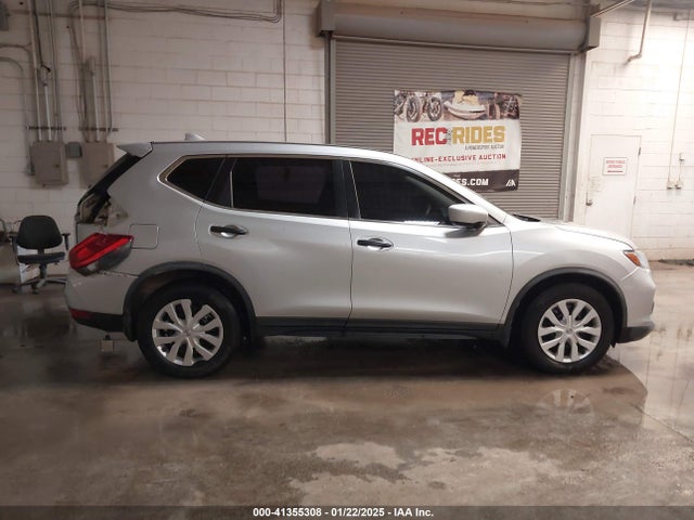 Nissan ROGUE S 2017 KNMAT2MT2HP590796 Image 13