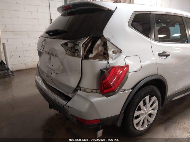 Nissan ROGUE S 2017 KNMAT2MT2HP590796 Image 6