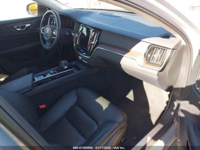 7JRL12TL4RG281026 Volvo S60 B5 Plus Dark Theme