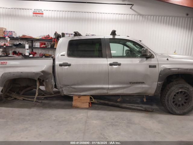 5TFDY5F19JX688080 Toyota Tundra Sr5 5.7l V8