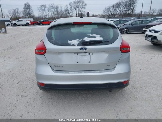 Ford FOCUS SE 2017 1FADP3K21HL318187 Image 16