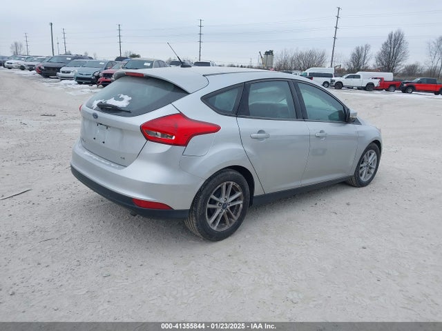 Ford FOCUS SE 2017 1FADP3K21HL318187 Image 4