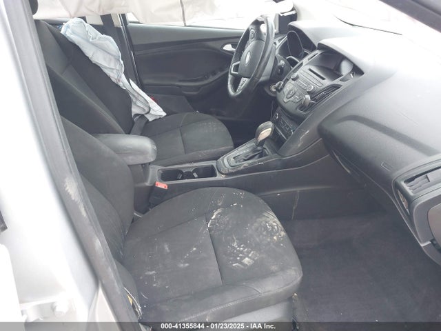 Ford FOCUS SE 2017 1FADP3K21HL318187 Image 5