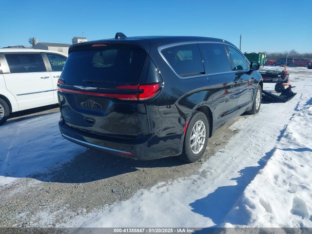 Chrysler Pacifica Touring L 2024 2C4RC1BG1RR145212 Image 4