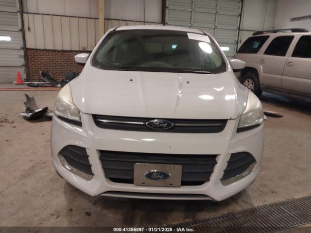1FMCU0GX4EUC01254 Ford ESCAPE SE